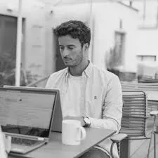 Portrait de Cyril AZEVEDO, expert événementiel à Barcelone