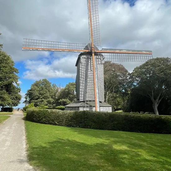 Moulin à vent en bois typique des monts de Flandre — Lille