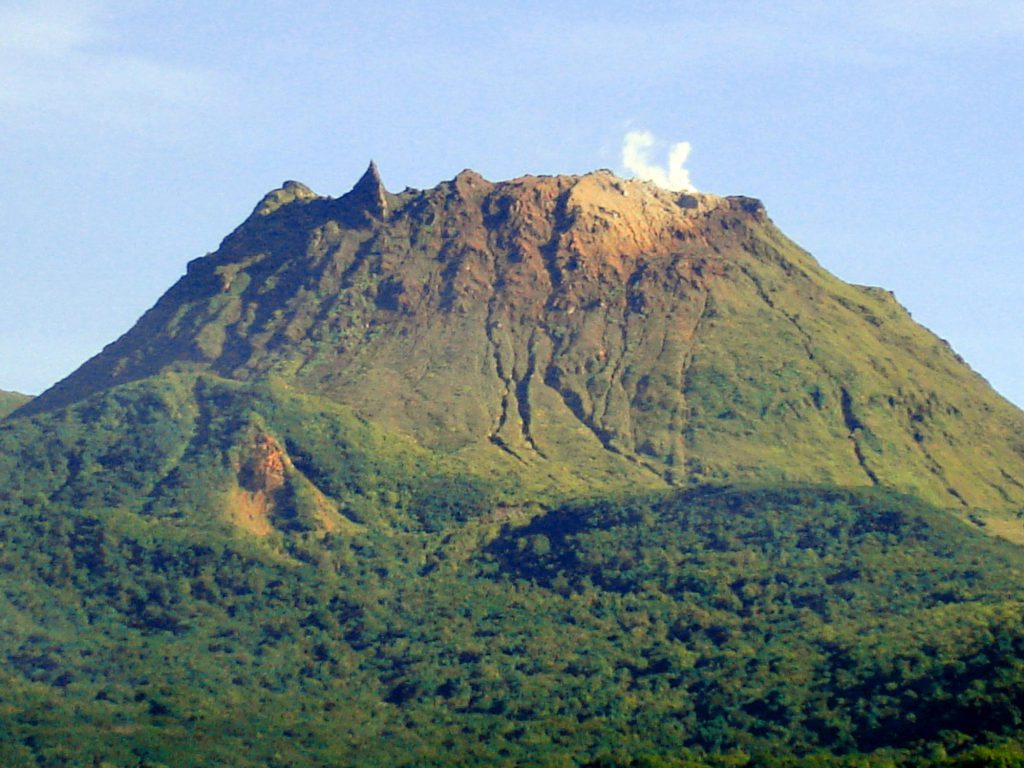 9. Volcan de la Soufrière & Forêt Tropicale, espace séminaire pour entreprise en Guadeloupe