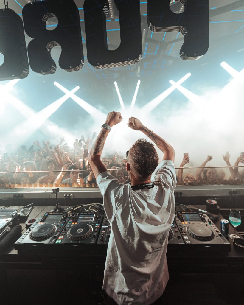 Pacha Ibiza — invitation client