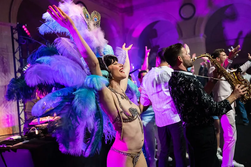 Soiree entreprise spectacle cabaret animation