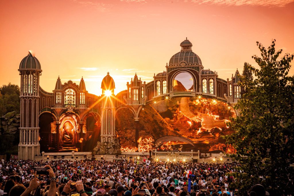Tomorrowland — invitation client